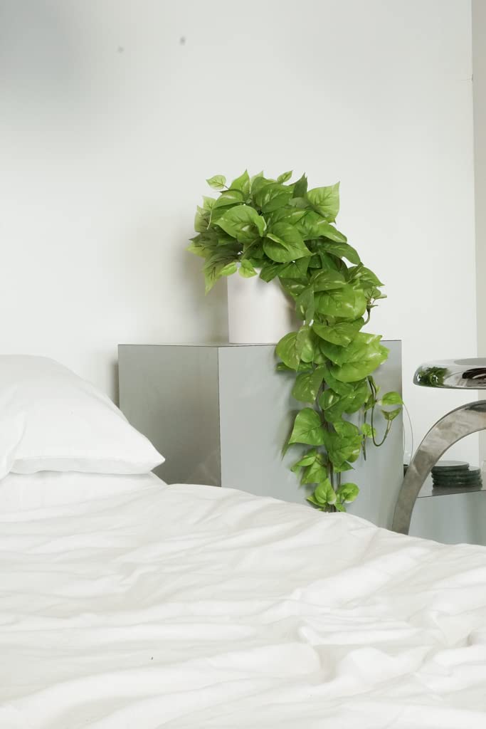 Retrograde 32" Realistic Fake Pothos Ivy Plant for Home Decor Indoor Silk Artificial Plant (Variegated - Light & Dark Green)