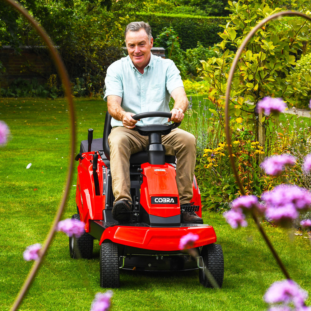Cobra LT62MRL 24" Manual Rear Collect Ride-On Lawn Mower
