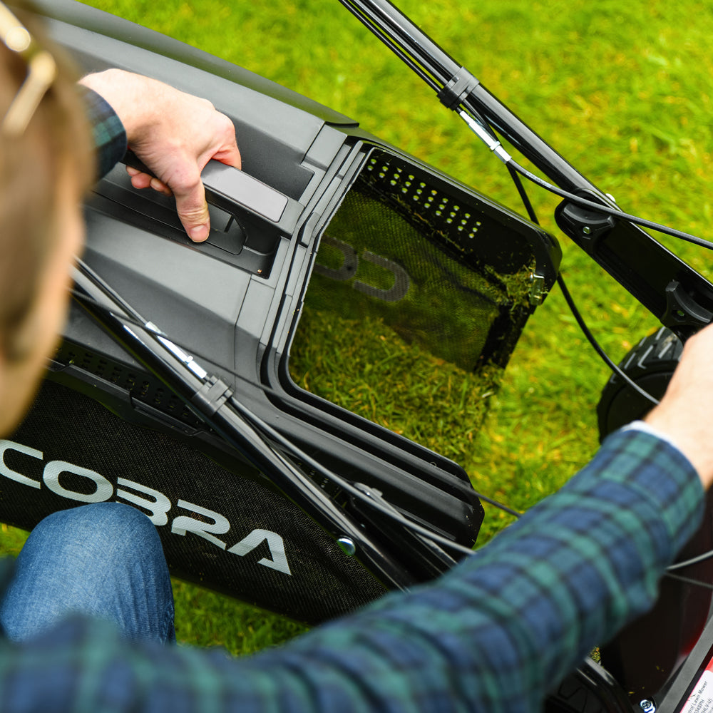 Cobra RM40SPCE Self-Propelled Rear Roller Petrol Lawn Mower (Electric Start)