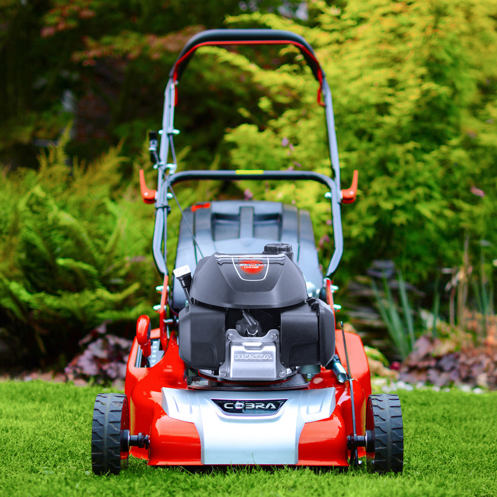 Cobra RM46SPH Self-Propelled Rear Roller Petrol Lawn Mower
