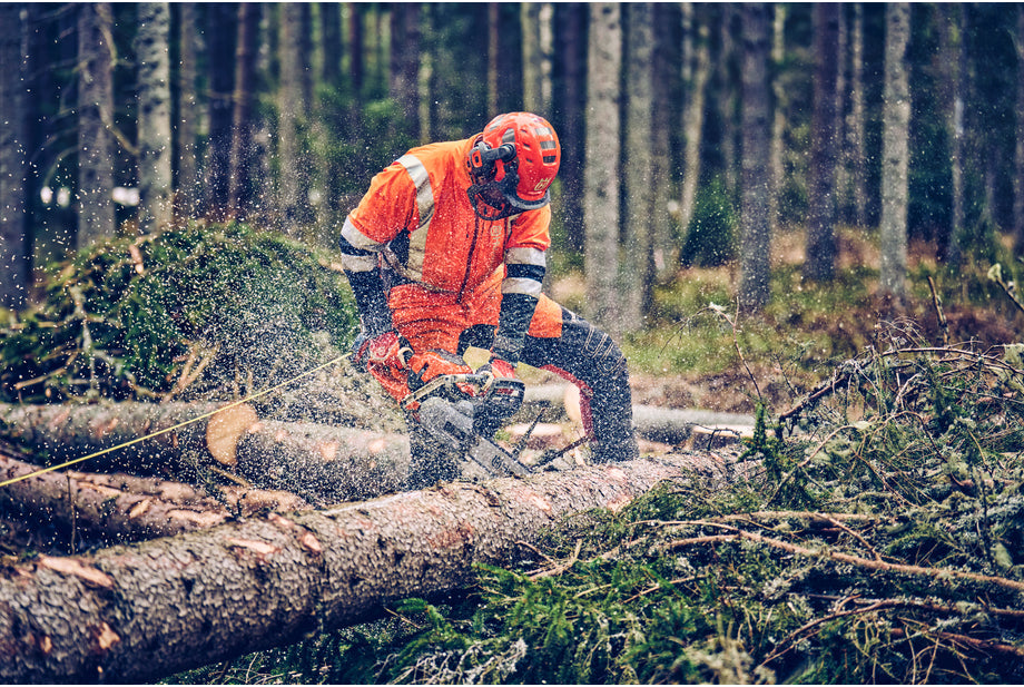 Husqvarna 562 XP® G Mark II Petrol Chainsaw 18″